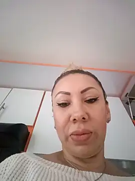 coral smitth online show from April 15, 2026, 3:52 pm