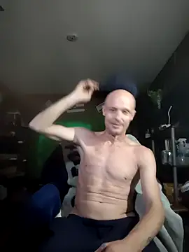 Snapshot of omgkidisthaone chatting on October 17, 2025, 12:52 pm omgkidisthaone online show from October 17, 2025, 12:52 pm