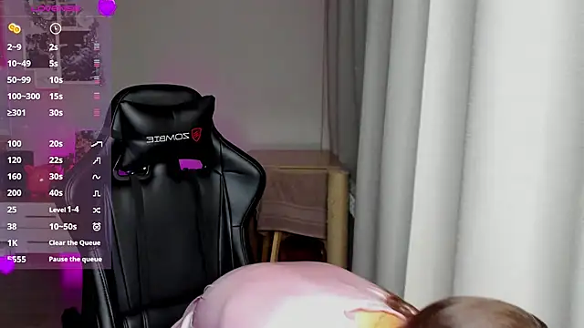 Snapshot of Sm0ly chatting on December 15, 2024, 2:08 am Sm0ly online show from December 15, 2024, 2:08 am