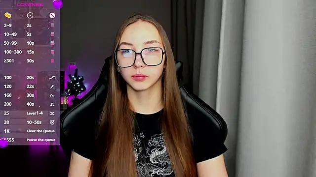 Snapshot of Sm0ly chatting on January 14, 2025, 1:58 am Sm0ly online show from January 14, 2025, 1:58 am