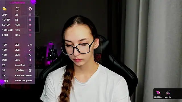 Snapshot of Sm0ly chatting on January 23, 2025, 2:33 am Sm0ly online show from January 23, 2025, 2:33 am