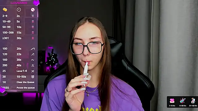 Snapshot of Sm0ly chatting on January 24, 2025, 2:28 am Sm0ly online show from January 24, 2025, 2:28 am