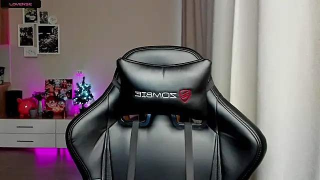 Sm0ly online show from January 27, 2025, 3:26 am