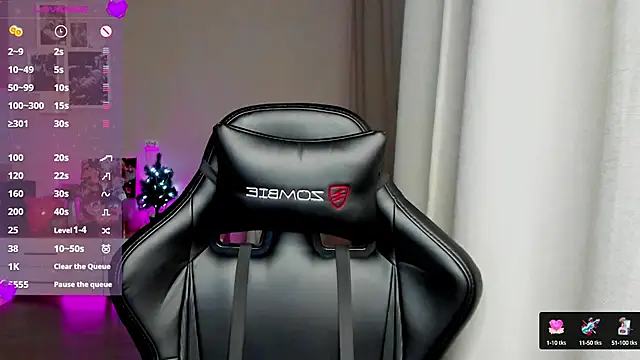 Snapshot of Sm0ly chatting on February 7, 2025, 10:30 pm Sm0ly online show from February 7, 2025, 10:30 pm