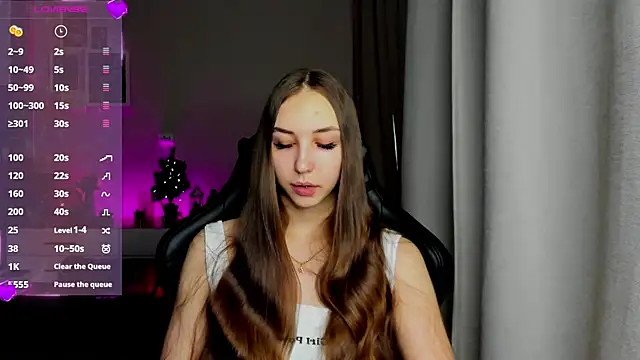 Snapshot of Sm0ly chatting on February 28, 2025, 1:58 am Sm0ly online show from February 28, 2025, 1:58 am