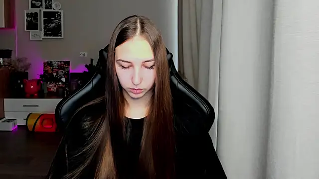 Snapshot of Sm0ly chatting on September 27, 2025, 2:05 am Sm0ly online show from September 27, 2025, 2:05 am