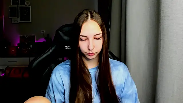 Snapshot of Sm0ly chatting on October 4, 2025, 2:53 am Sm0ly online show from October 4, 2025, 2:53 am