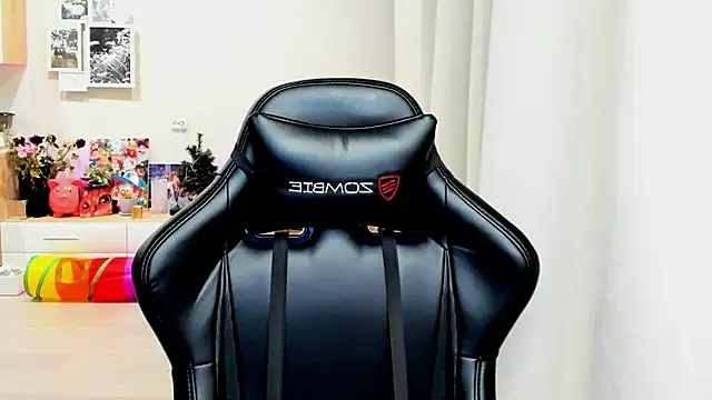 Snapshot of Sm0ly chatting on October 23, 2025, 1:27 am Sm0ly online show from October 23, 2025, 1:27 am