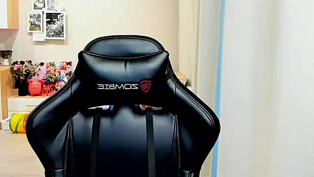 Snapshot of Sm0ly chatting on October 26, 2025, 1:44 am Sm0ly online show from October 26, 2025, 1:44 am