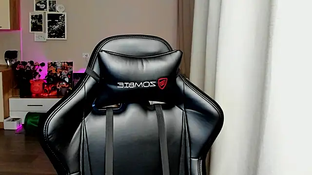 Snapshot of Sm0ly chatting on October 30, 2025, 1:40 am Sm0ly online show from October 30, 2025, 1:40 am