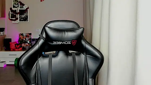 Snapshot of Sm0ly chatting on January 7, 2026, 2:36 am Sm0ly online show from January 7, 2026, 2:36 am