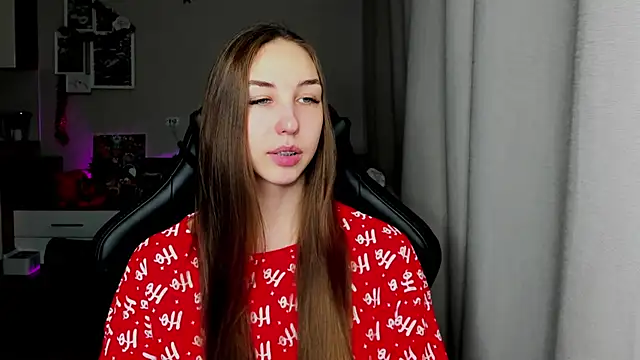 Snapshot of Sm0ly chatting on January 13, 2026, 2:50 am Sm0ly online show from January 13, 2026, 2:50 am