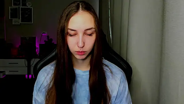 Sm0ly online show from May 30, 2026, 3:47 am