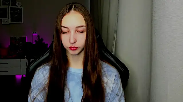 Sm0ly online show from May 31, 2026, 3:26 am
