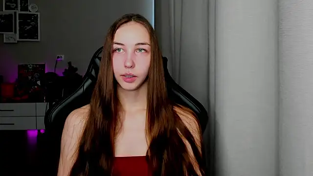 Sm0ly online show from June 7, 2026, 4:05 am