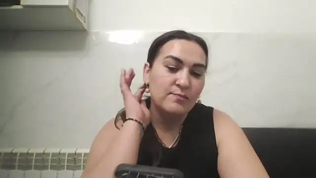 milfmomxx online show from September 25, 2025, 9:35 am