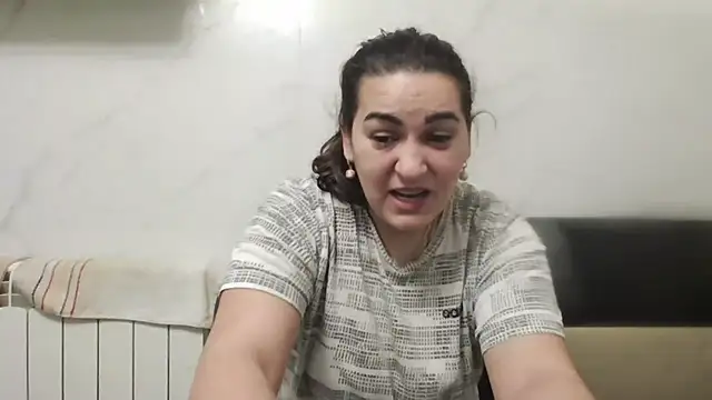 milfmomxx online show from December 21, 2025, 8:10 am