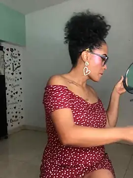 AdelaHaneix online show from December 28, 2024, 5:35 pm