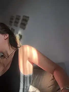 RaquelleDevon online show from September 24, 2025, 5:22 am