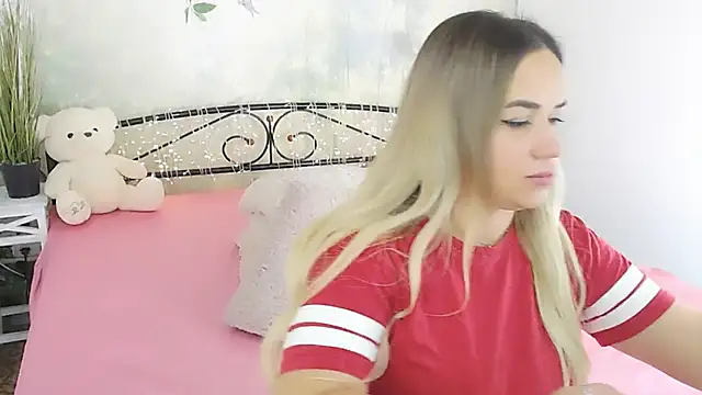 Snapshot of MilenaMiler_X chatting on January 22, 2025, 8:49 pm MilenaMiler X online show from January 22, 2025, 8:49 pm