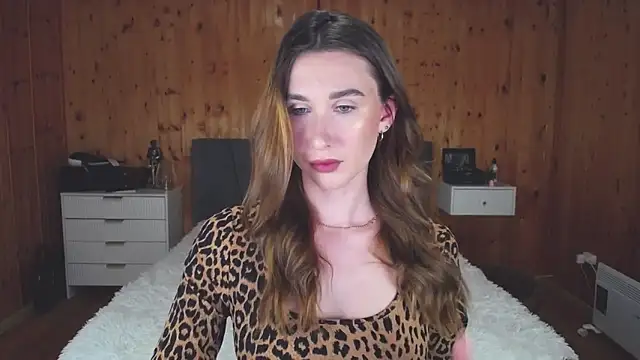 Snapshot of KellyBeeal chatting on January 17, 2025, 12:10 pm KellyBeeal online show from January 17, 2025, 12:10 pm