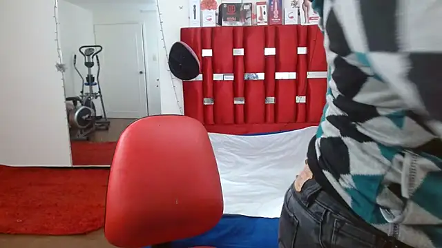 Snapshot of krystal_thomson chatting on November 4, 2025, 4:28 pm krystal thomson online show from November 4, 2025, 4:28 pm