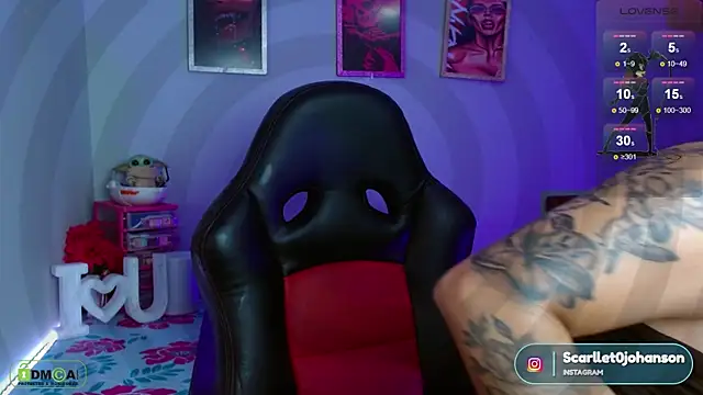 Miss scarllet  online show from December 20, 2024, 4:04 pm