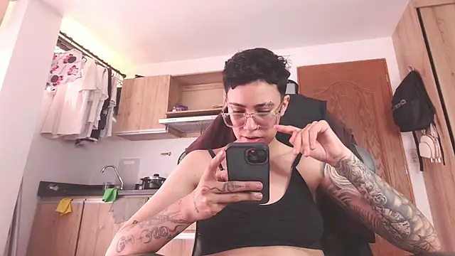 Cutie Shy  online show from April 7, 2026, 5:35 pm