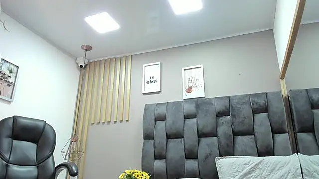 camila  herrera online show from December 21, 2024, 12:38 pm