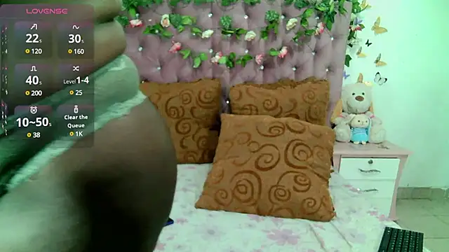 ValeriaTsx online show from February 17, 2025, 4:42 am