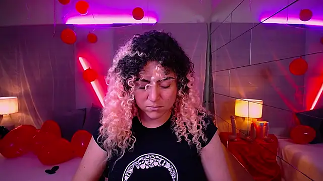 Kateryn  online show from February 18, 2025, 7:52 pm