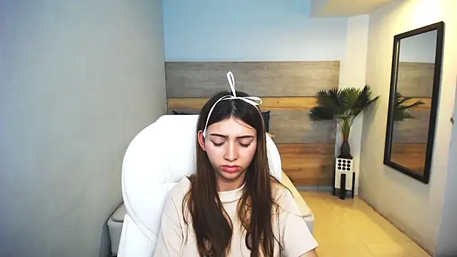 liseth fox online show from December 9, 2024, 11:13 pm