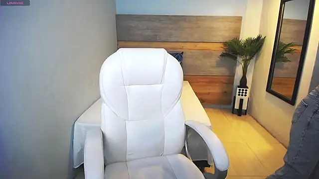 liseth fox online show from March 16, 2025, 1:38 am