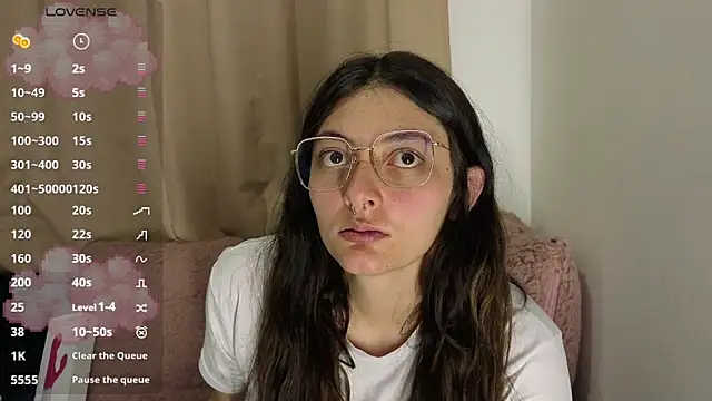 lessliee22  online show from April 26, 2026, 6:55 am