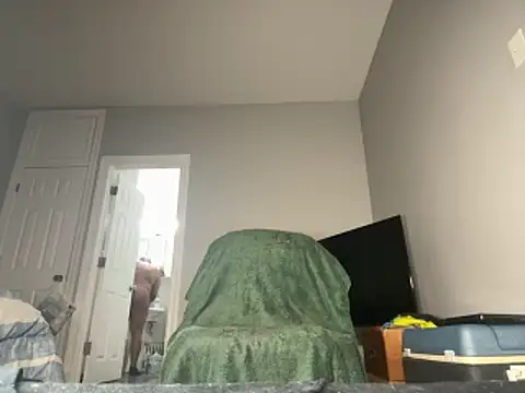 ChiRaqb8 online show from November 4, 2025, 1:16 am