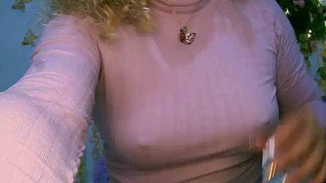 Crysrus online show from February 5, 2025, 11:28 pm