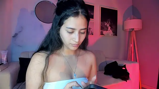 Snapshot of lara_madisson chatting on February 10, 2026, 5:33 am lara madisson online show from February 10, 2026, 5:33 am