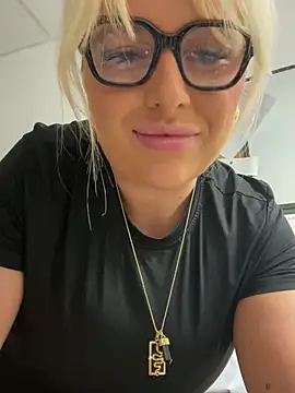 Snapshot of Arabellalee23 chatting on January 26, 2025, 10:55 am Arabellalee23 online show from January 26, 2025, 10:55 am