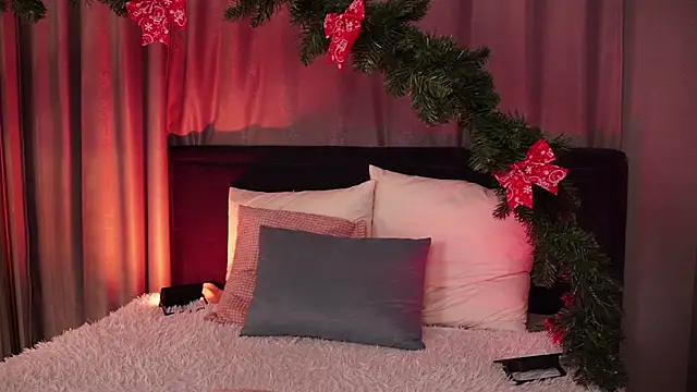 Snapshot of AnnLevine chatting on December 21, 2024, 8:50 am AnnLevine online show from December 21, 2024, 8:50 am