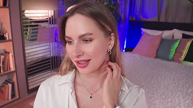 Snapshot of AnnLevine chatting on January 19, 2025, 6:09 am AnnLevine online show from January 19, 2025, 6:09 am