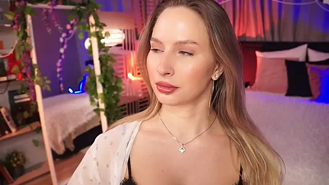 Snapshot of AnnLevine chatting on February 16, 2025, 5:48 am AnnLevine online show from February 16, 2025, 5:48 am