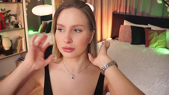 Snapshot of AnnLevine chatting on March 5, 2025, 9:49 am AnnLevine online show from March 5, 2025, 9:49 am