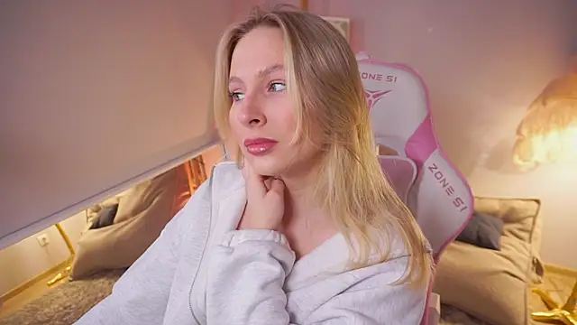 Snapshot of AnnLevine chatting on January 11, 2026, 8:41 am AnnLevine online show from January 11, 2026, 8:41 am