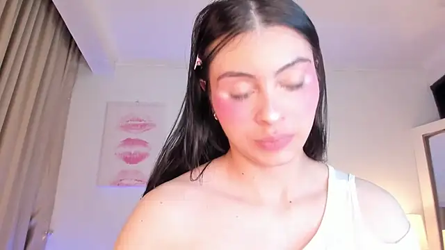Snapshot of halseycox___ chatting on May 18, 2026, 5:35 am halseycox online show from May 18, 2026, 5:35 am