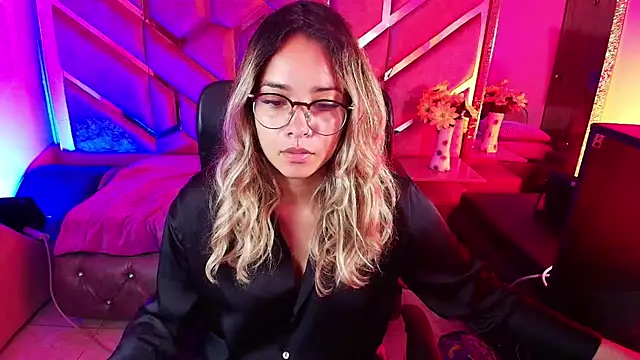 Olivia Fox69 online show from November 23, 2025, 3:39 am