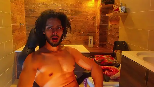 Snapshot of Amir_Abdull chatting on December 6, 2024, 2:57 am Amir Abdull online show from December 6, 2024, 2:57 am