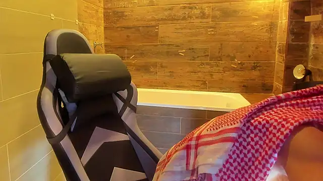 Snapshot of Amir_Abdull chatting on December 13, 2024, 3:05 am Amir Abdull online show from December 13, 2024, 3:05 am