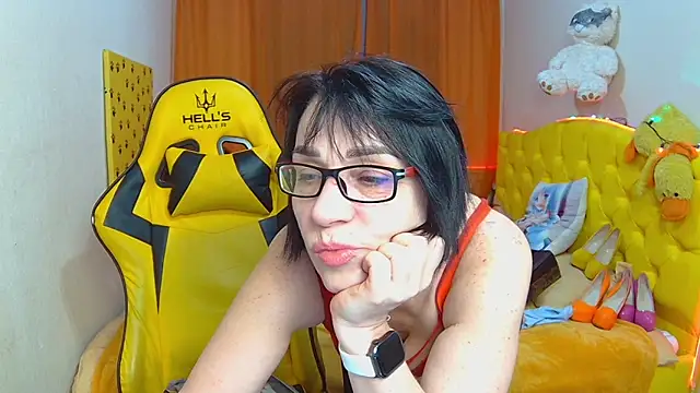 Snapshot of SandraHormas chatting on February 14, 2025, 5:14 pm SandraHormas online show from February 14, 2025, 5:14 pm