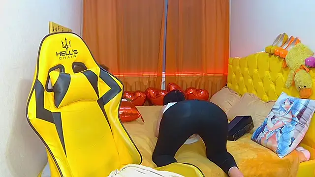 Snapshot of SandraHormas chatting on February 19, 2025, 1:39 pm SandraHormas online show from February 19, 2025, 1:39 pm