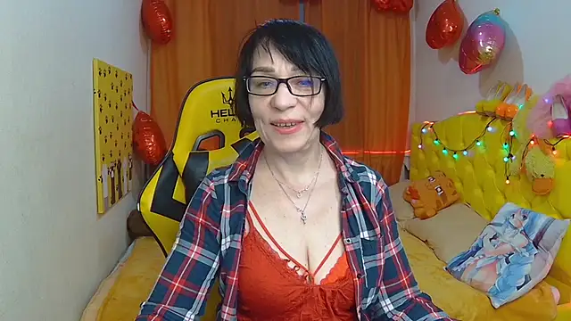 Snapshot of SandraHormas chatting on March 21, 2025, 10:50 am SandraHormas online show from March 21, 2025, 10:50 am